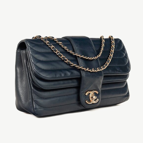 Chanel Vintage Mademoiselle Midnight-Blue Horizontal-Quilt Flap Bag - Picture 2 of 16